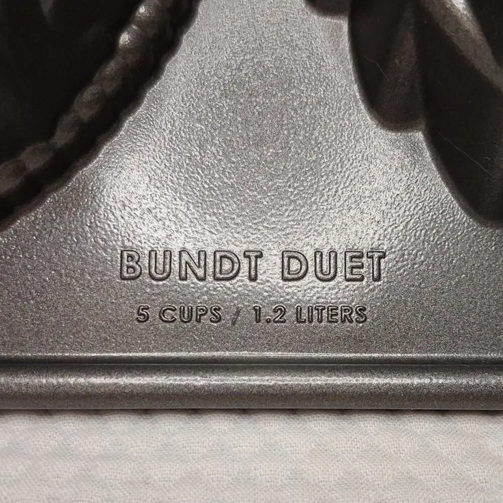 Nordic Ware Bundt Duet Pan 5 Cups / 1.2 Liter 2 in One Bundt Pan